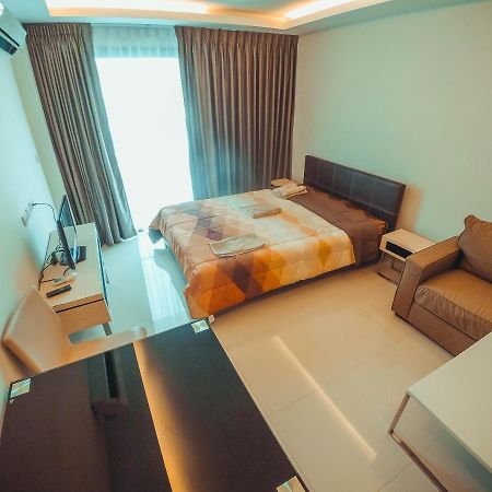 Club Royal suites Pattaya Zewnętrze zdjęcie