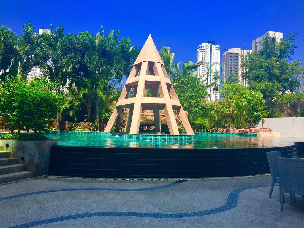 Club Royal suites Pattaya Zewnętrze zdjęcie