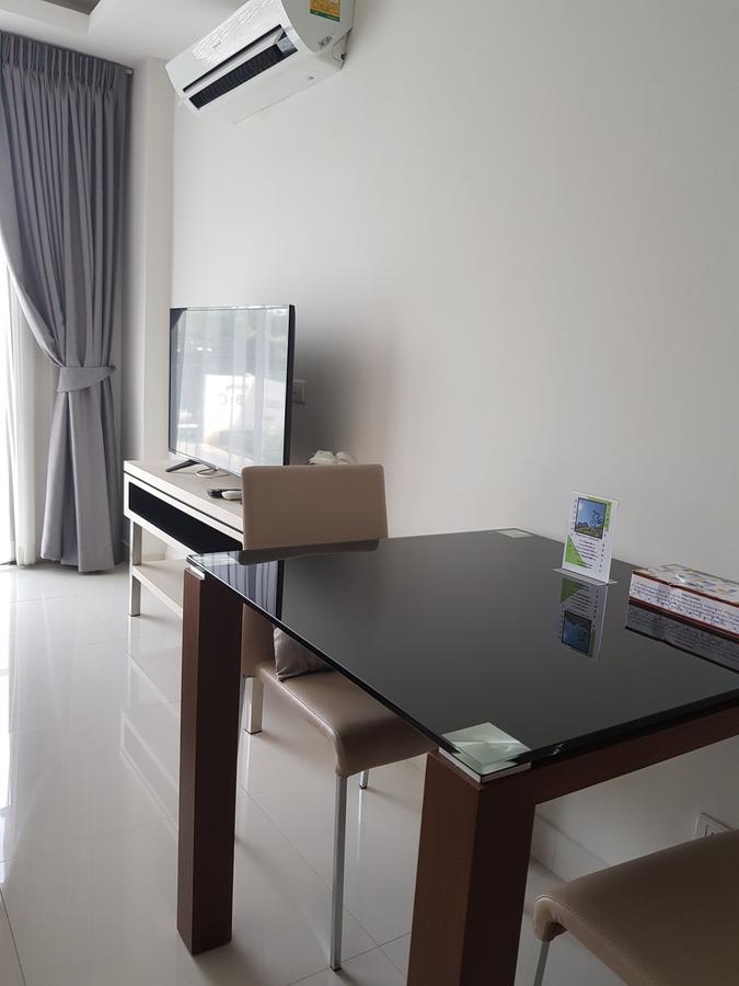 Club Royal suites Pattaya Zewnętrze zdjęcie