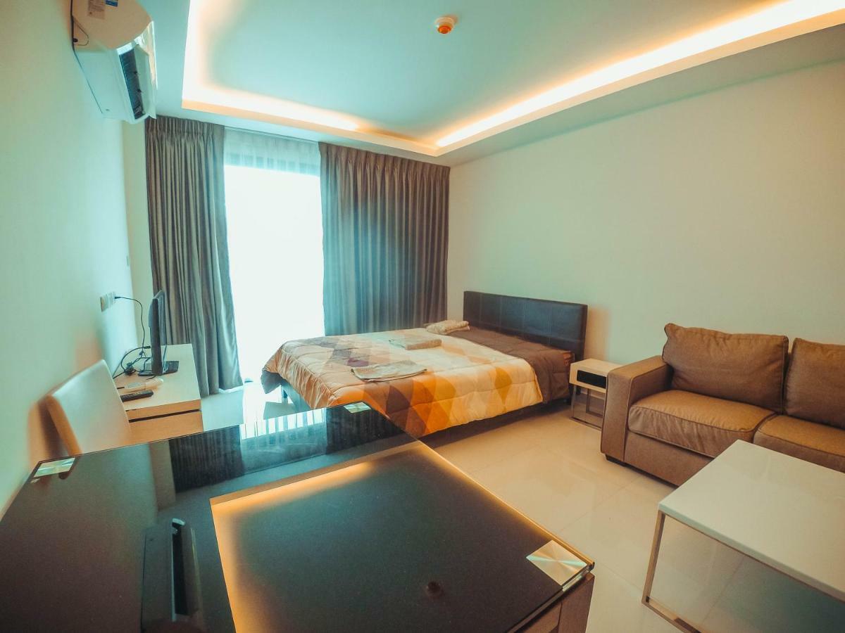 Club Royal suites Pattaya Zewnętrze zdjęcie
