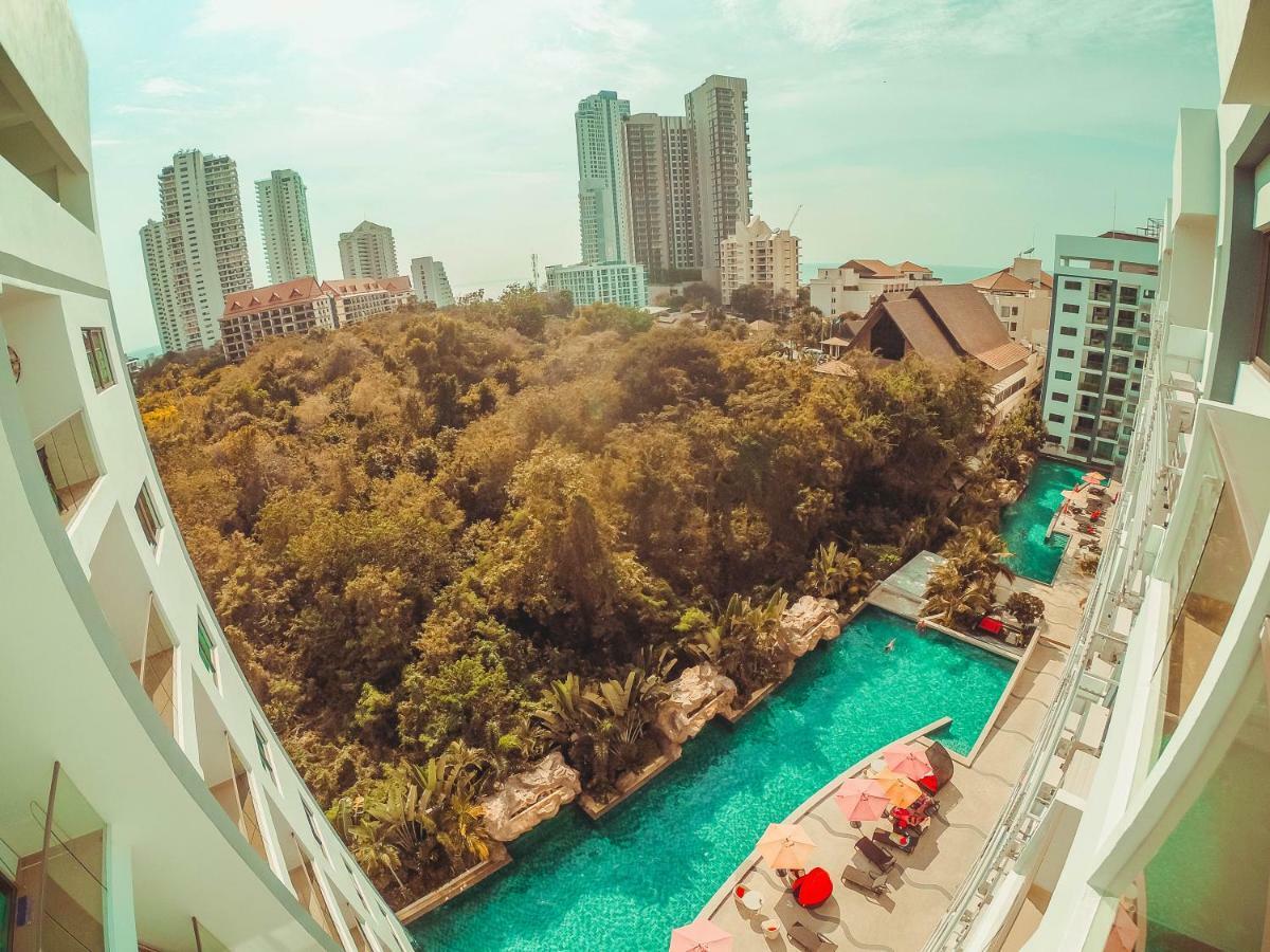 Club Royal suites Pattaya Zewnętrze zdjęcie