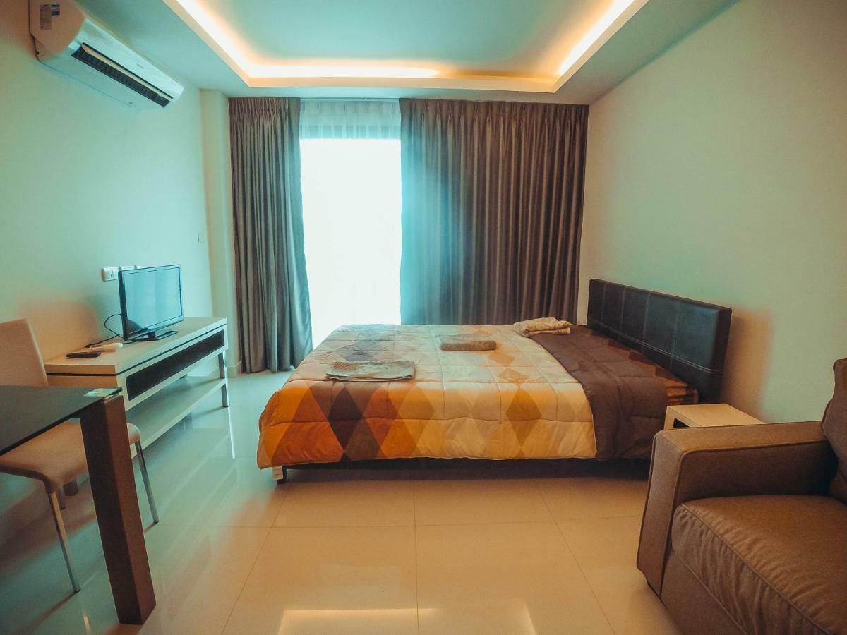 Club Royal suites Pattaya Zewnętrze zdjęcie